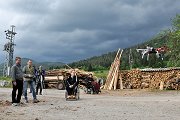 Snemanje na Vrhniki pri Ložu (1)
(foto: Beti Černigoj)